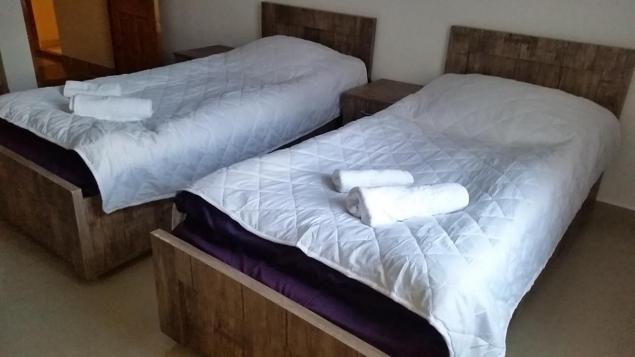Lagami House Hotel Местия Стая снимка