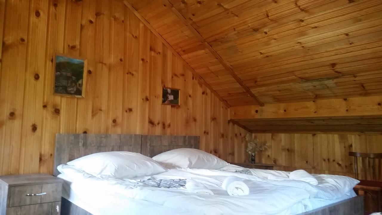 Lagami House Hotel Местия Стая снимка